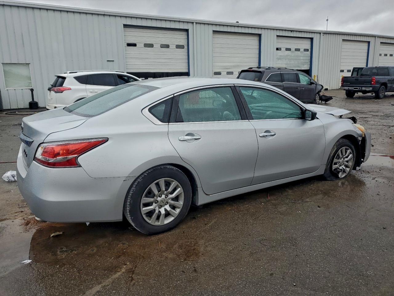 2015 Nissan Altima 2.5 - Image 3