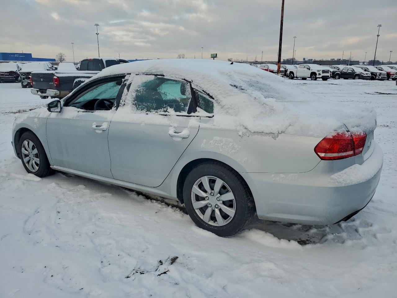 2015 Volkswagen Passat S - Image 2