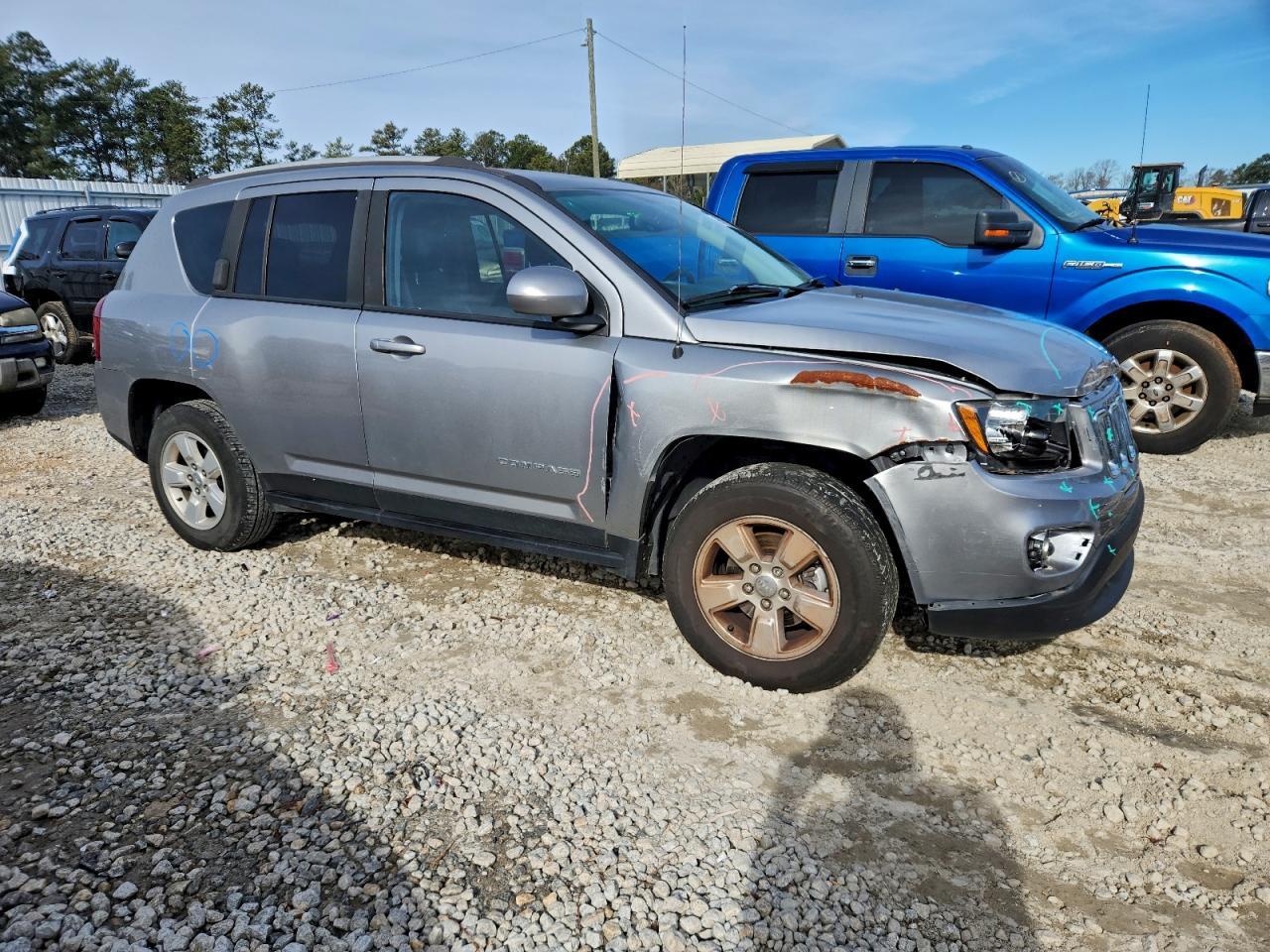 2016 Jeep Compass Latitude - Image 4