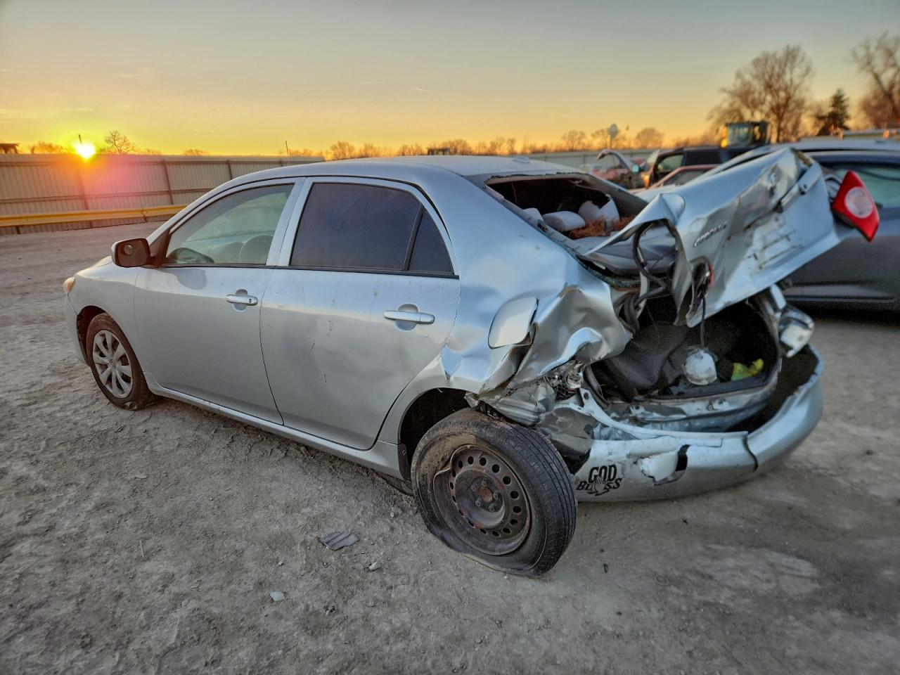 2010 Toyota Corolla Base - Фото 2