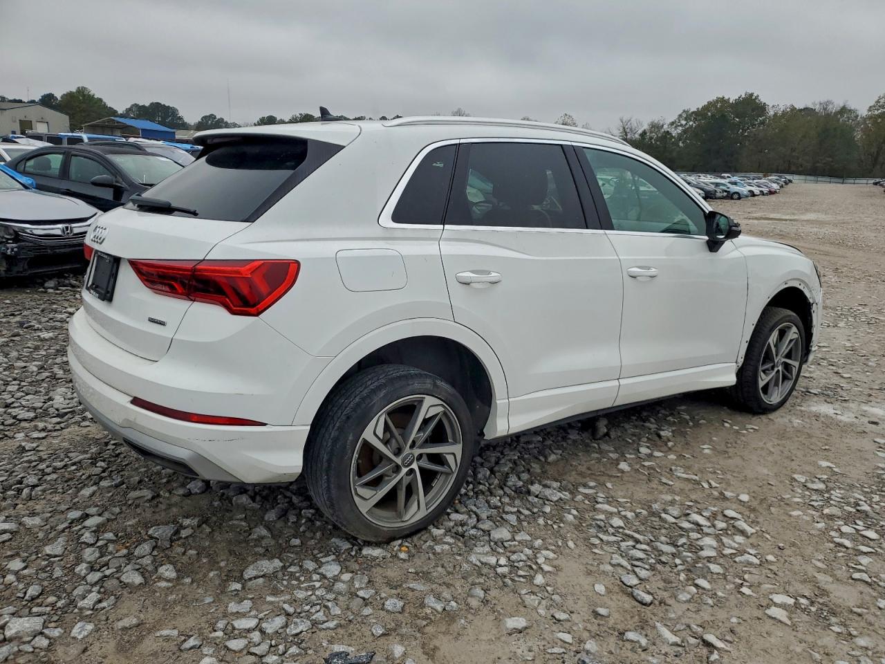 2021 Audi Q3 Premium 40 - Image 3