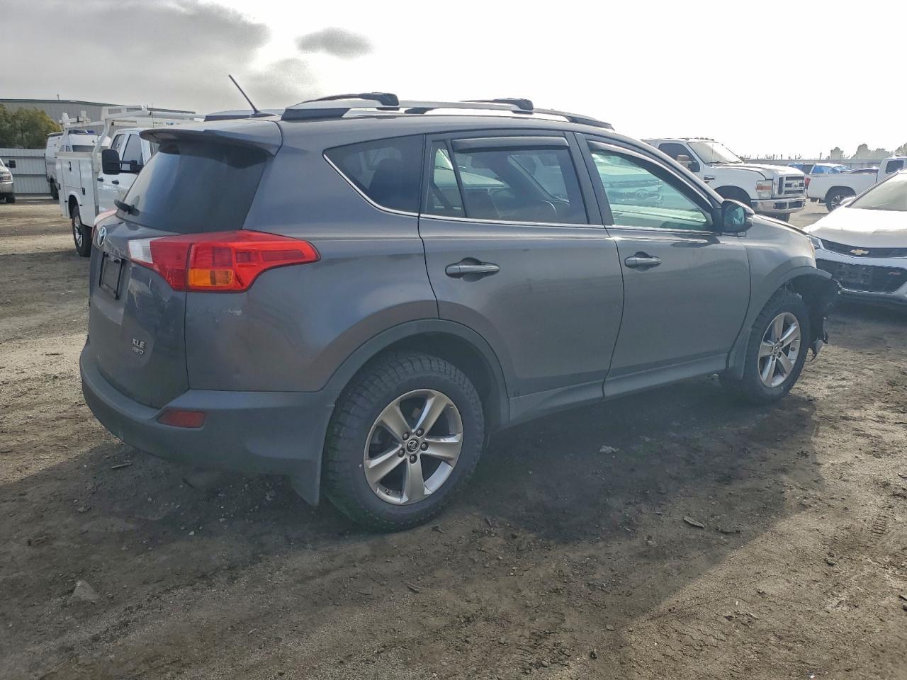 2015 Toyota Rav4 Xle - Image 3