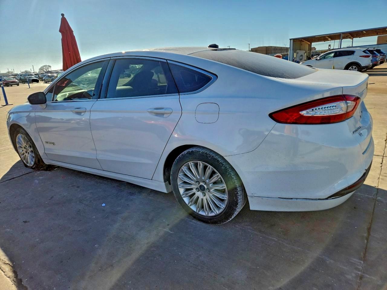 2014 Ford Fusion Se Hybrid - Image 2