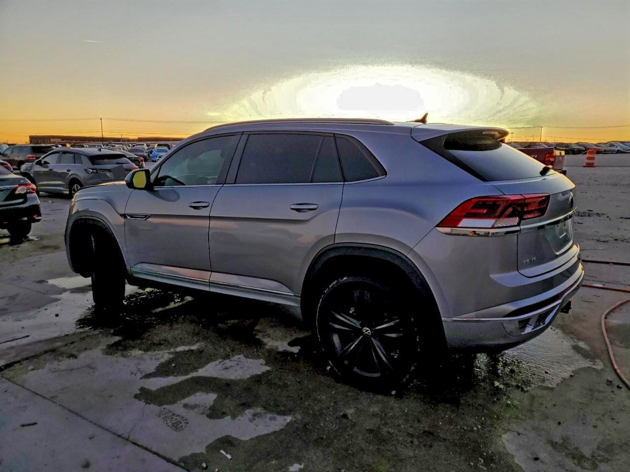 2020 Volkswagen Atlas Cross Sport Se - Фото 2