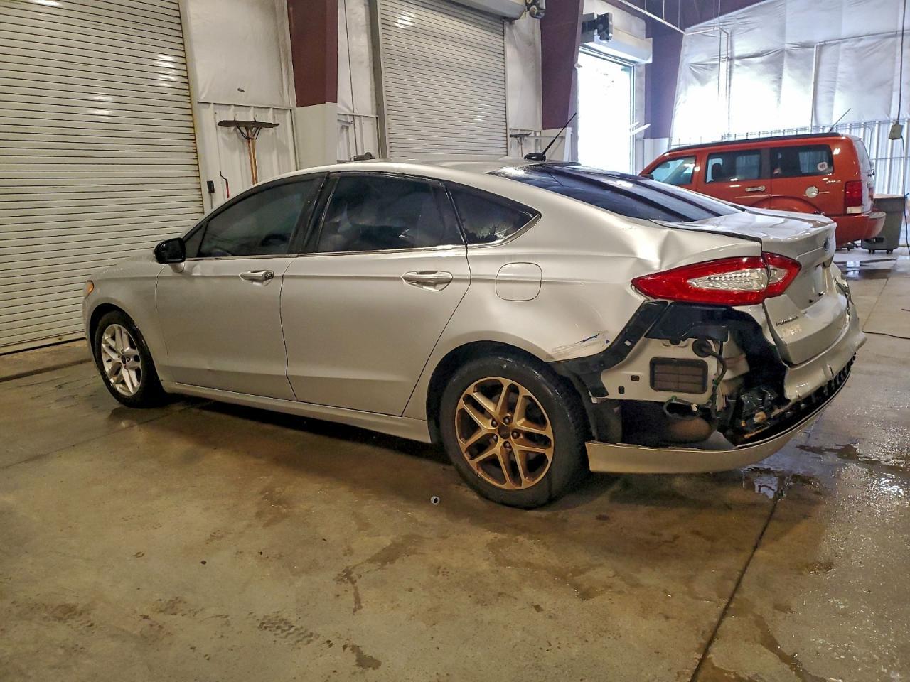 2016 Ford Fusion Se - Фото 2