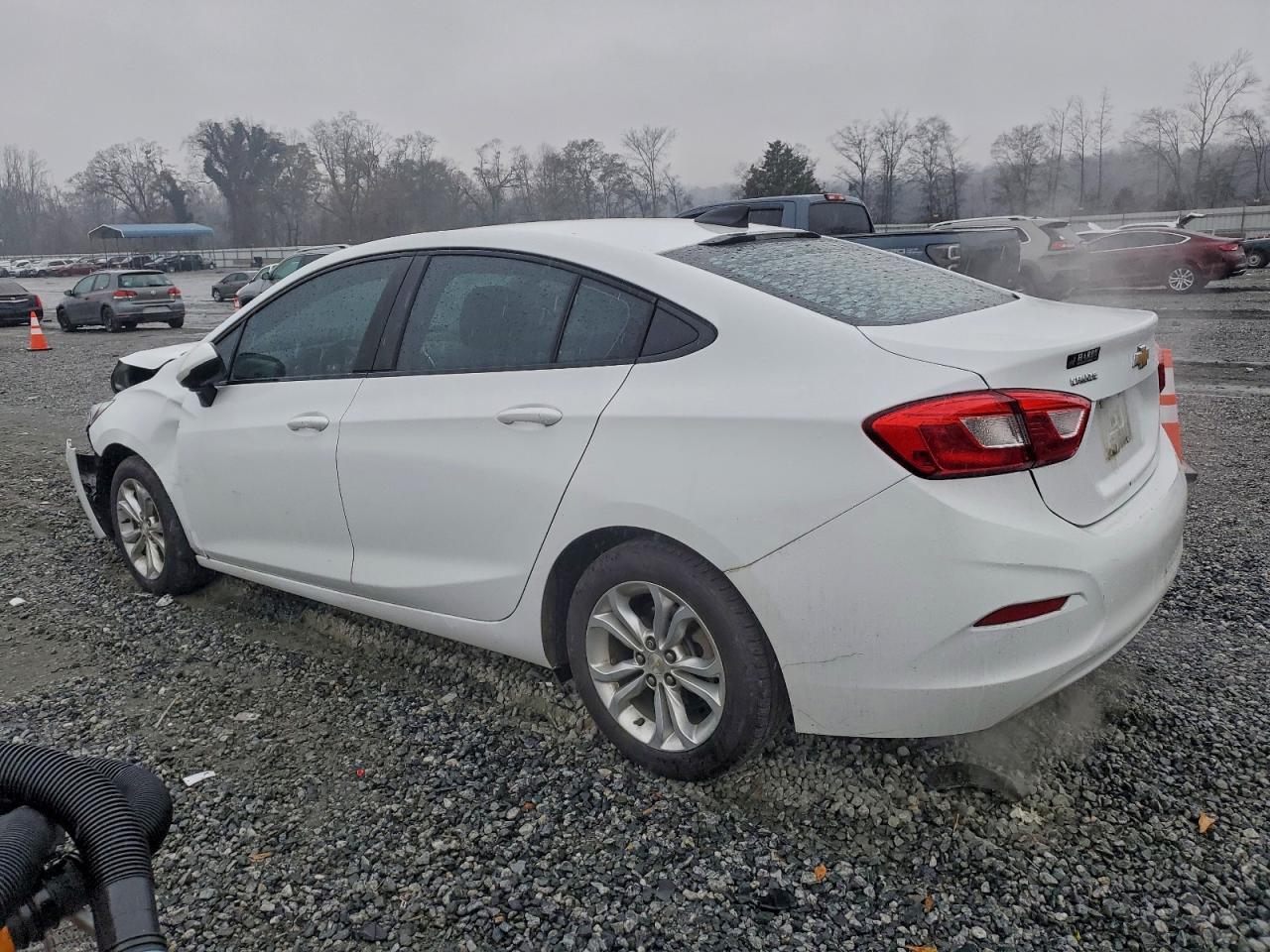 2019 Chevrolet Cruze Ls - Фото 2