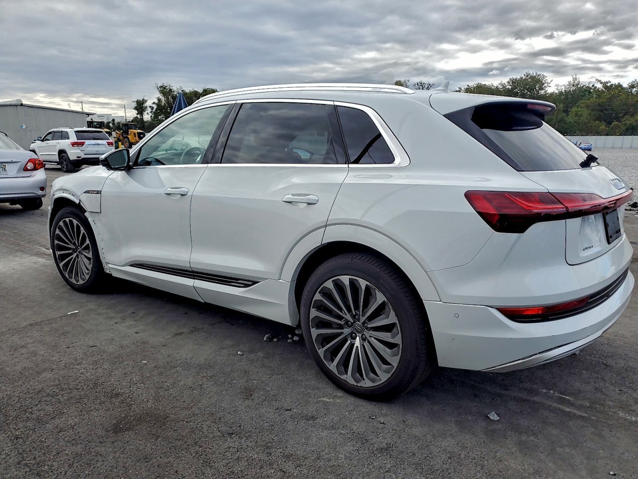 2019 Audi E-Tron Prestige - Фото 2