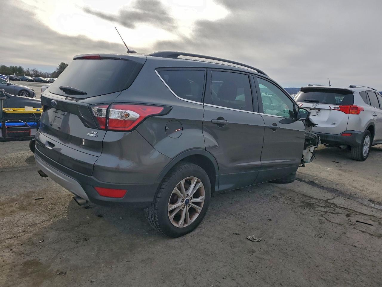 2017 Ford Escape Se - Фото 3