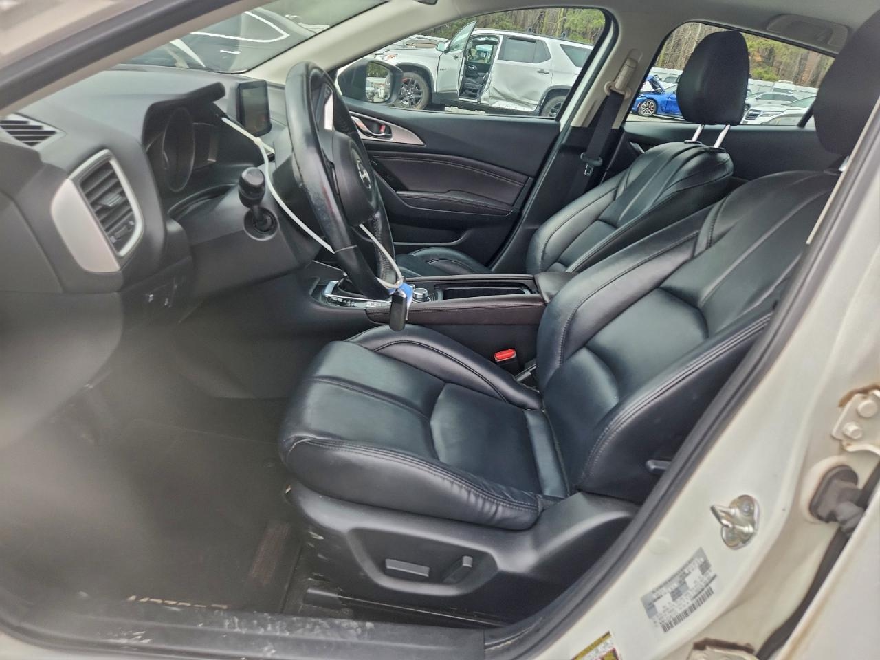 2018 Mazda 3 Touring - Image 7