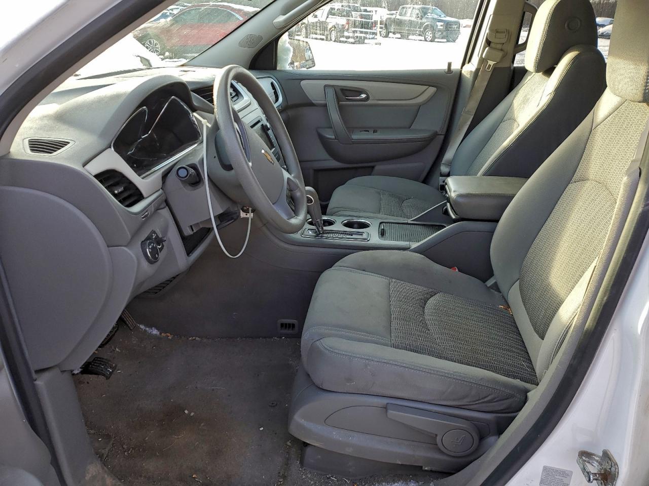 2017 Chevrolet Traverse Ls - Image 7