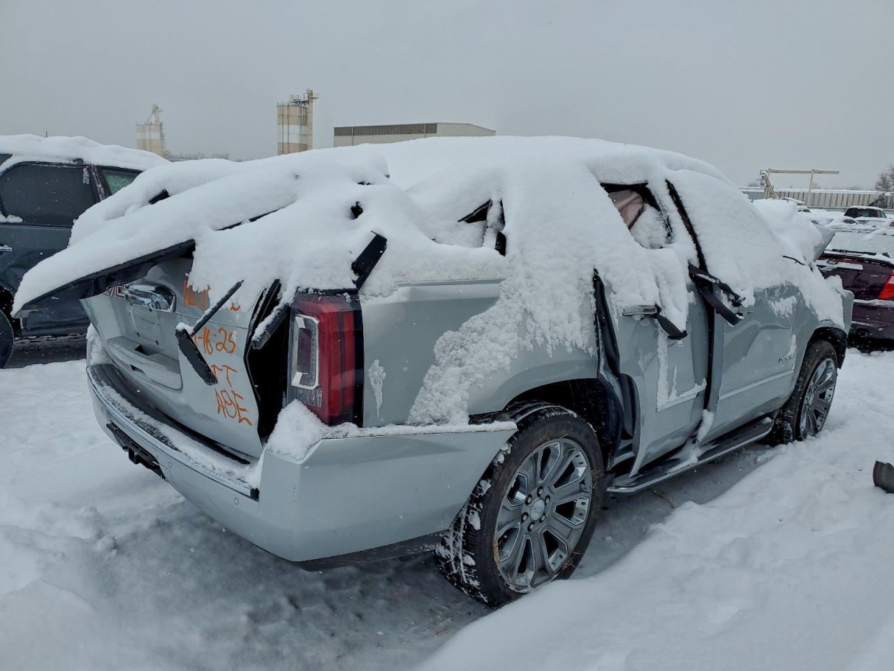 2016 GMC Yukon Denali - Фото 3