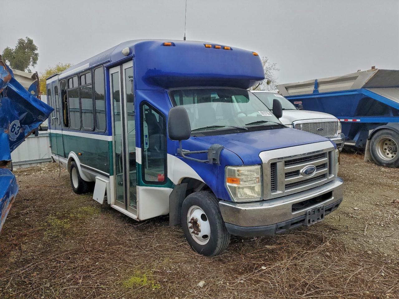 2008 Ford E450 Shuttle Bus