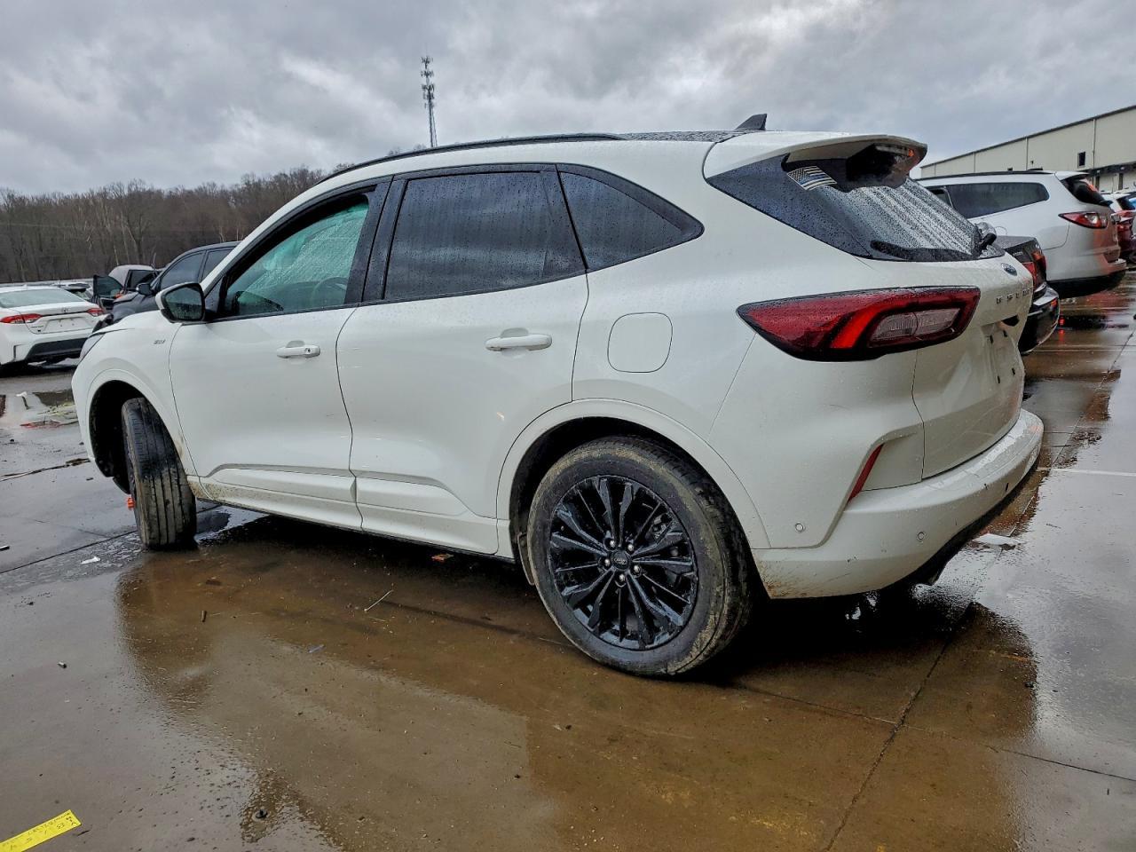 2024 Ford Escape St Line Elite - Фото 2