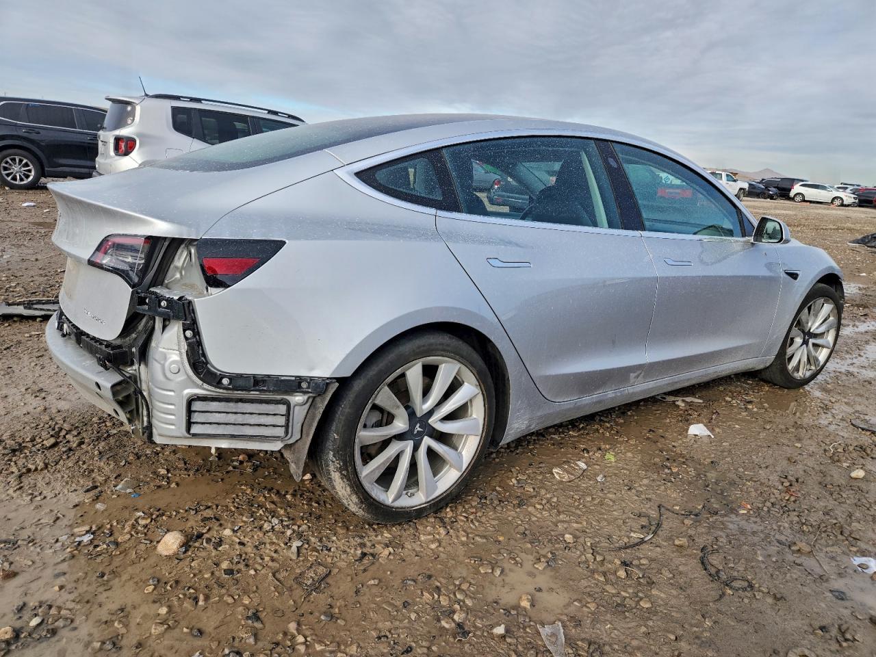 2018 Tesla Model 3 - Фото 3