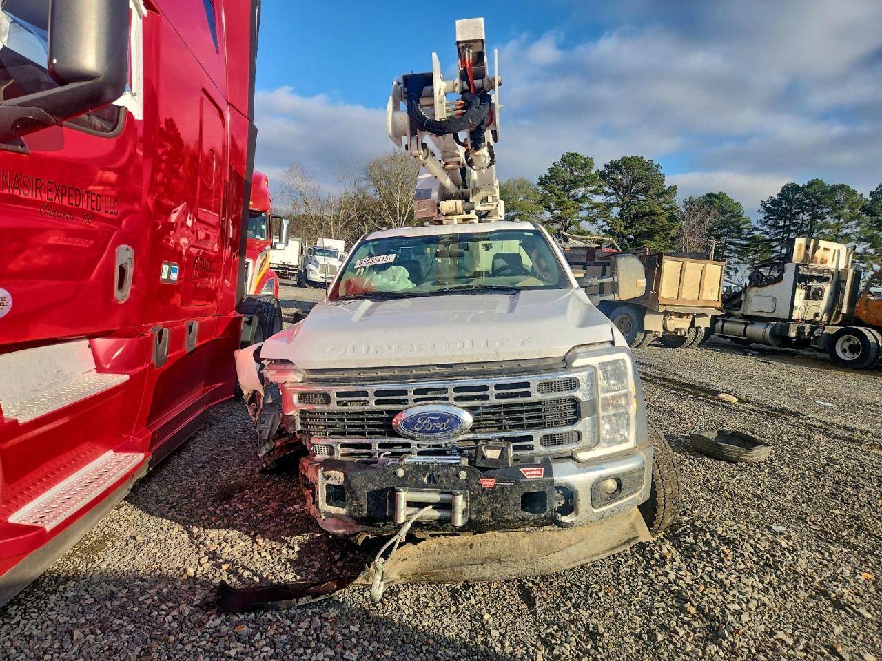 2024 Ford F550 Super Duty - Фото 5
