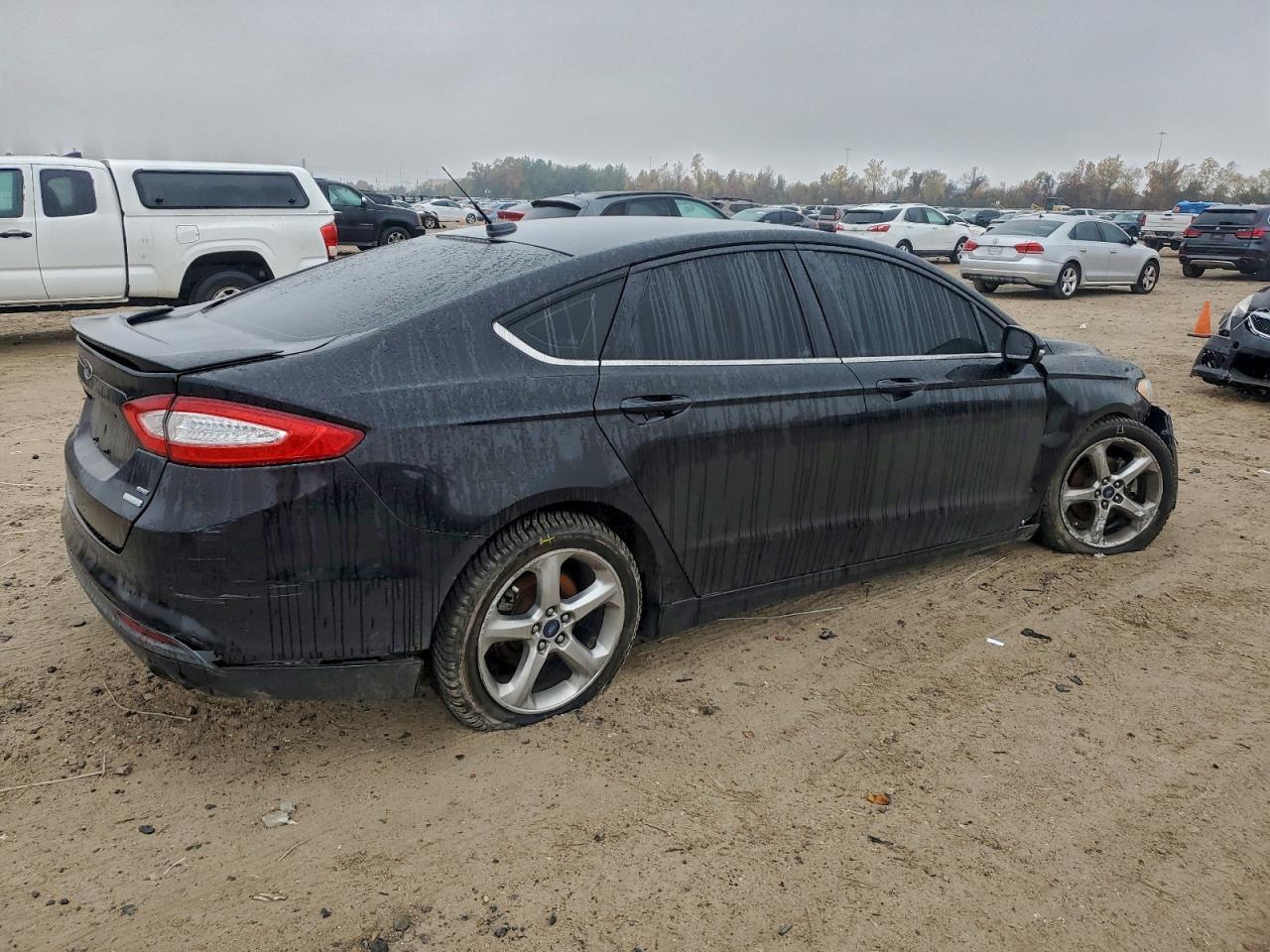 2016 Ford Fusion Se - Фото 3
