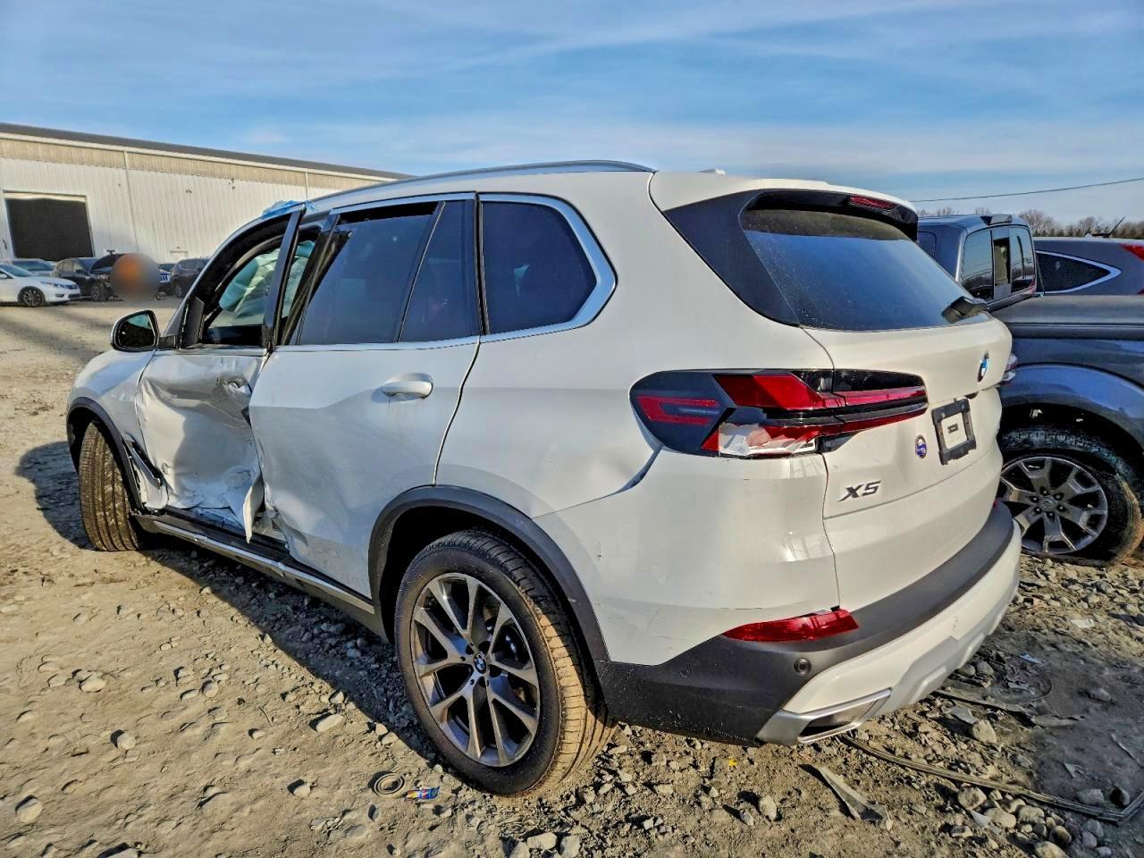 2026 BMW X5 xDrive40I - Фото 2