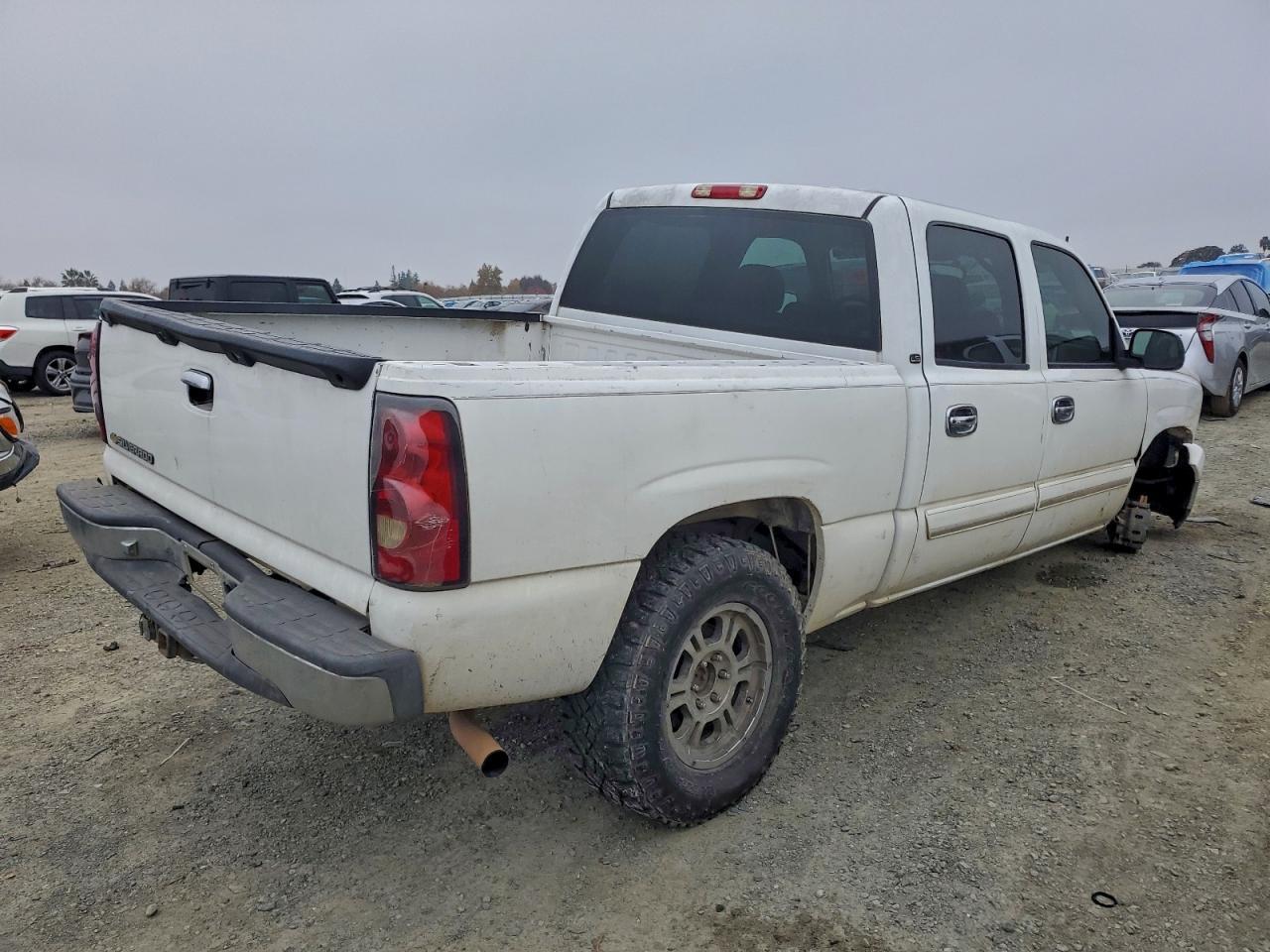 2006 Chevrolet Silverado C1500 - Image 3