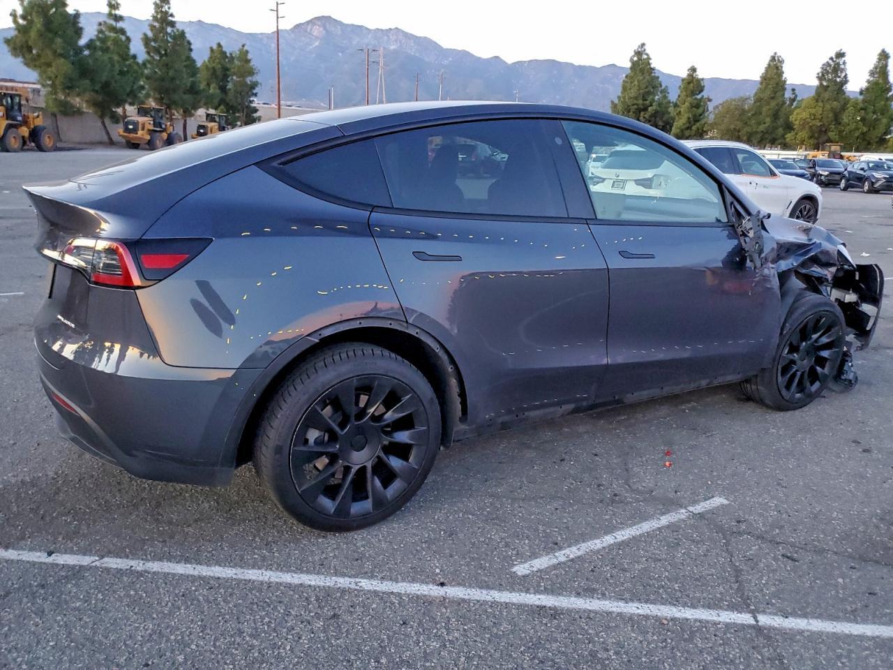 2023 Tesla Model Y - Image 3