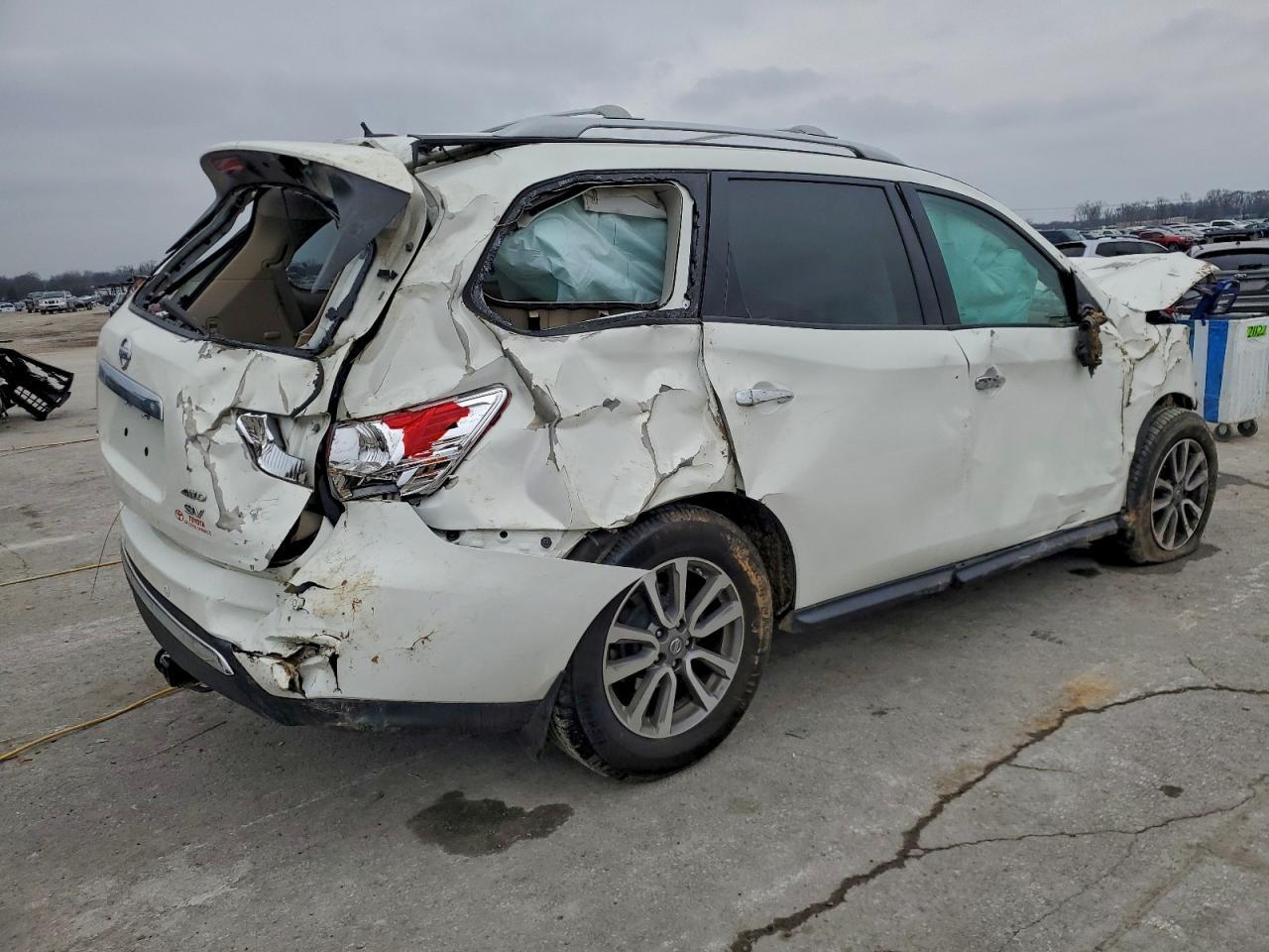 2013 Nissan Pathfinder S - Фото 3