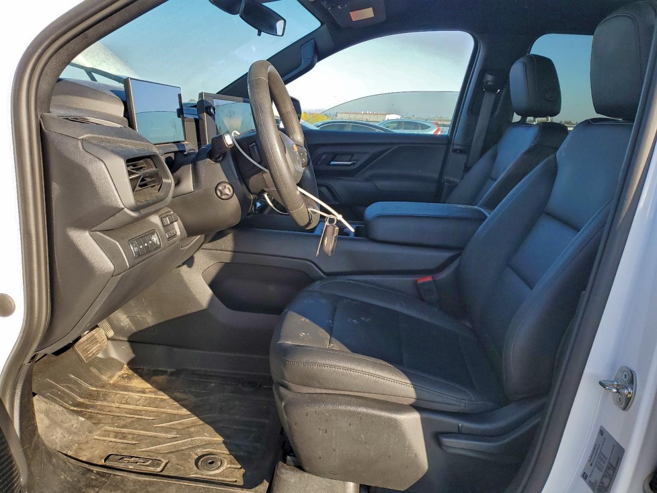 2024 Chevrolet Silverado - Фото 7