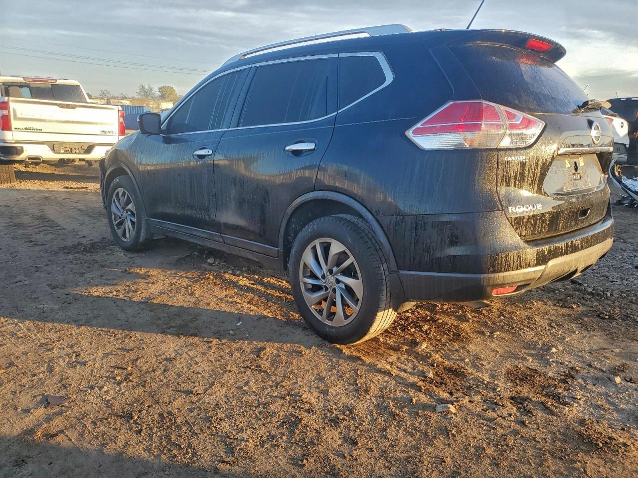 2015 Nissan Rogue S - Image 2