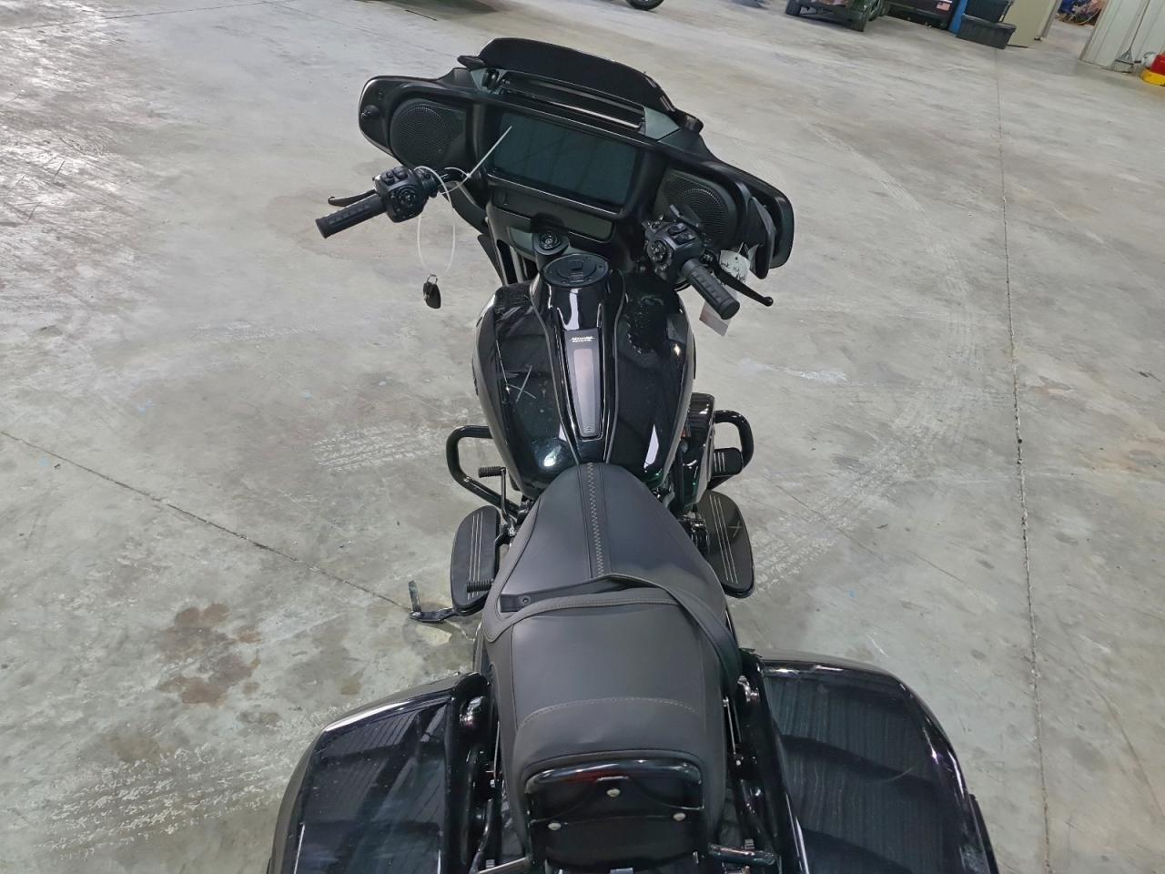 2025 Harley-Davidson Flhx - Фото 6