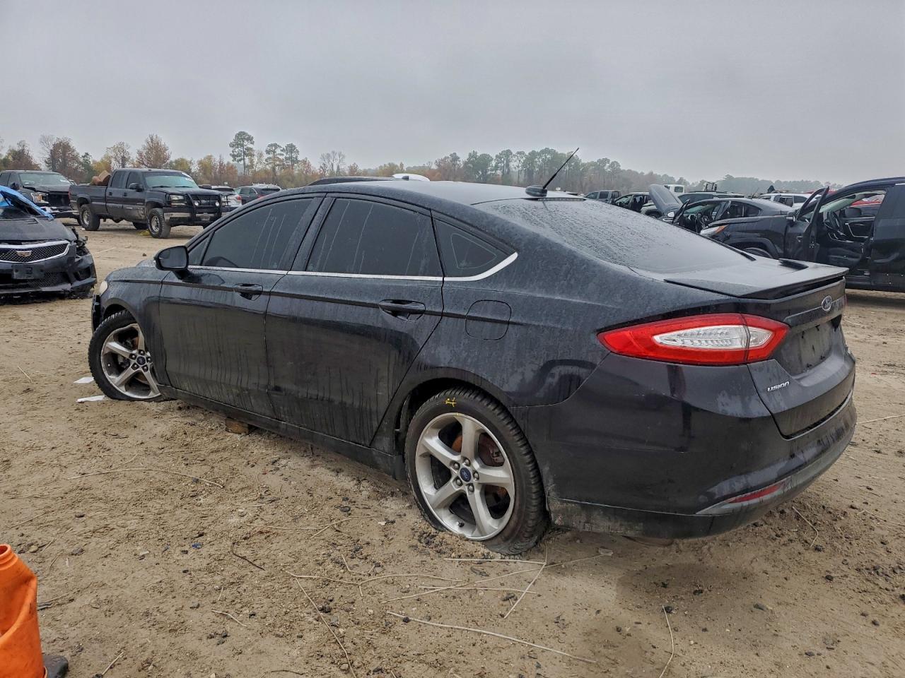 2016 Ford Fusion Se - Фото 2