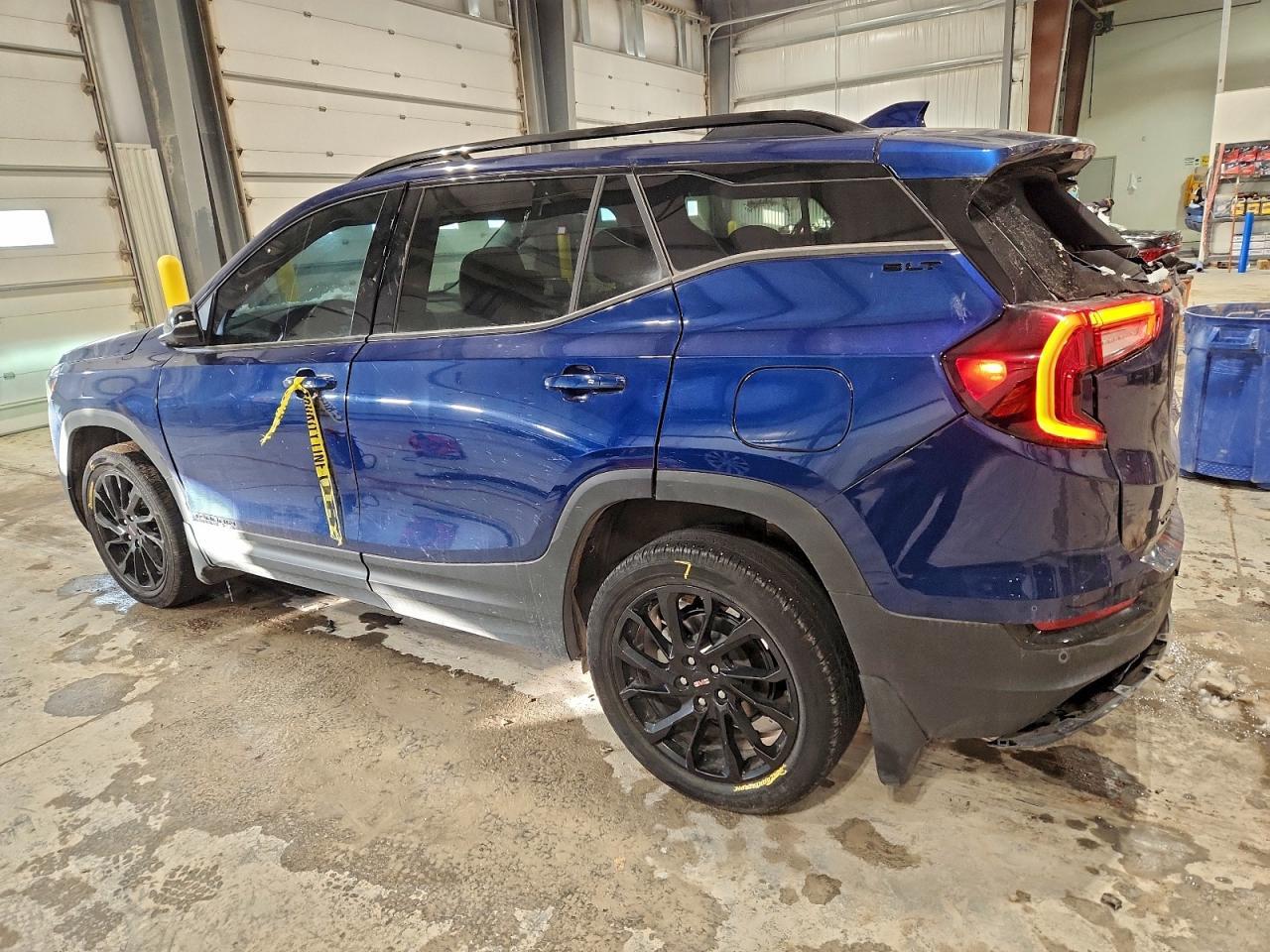 2023 GMC Terrain Slt - Фото 2