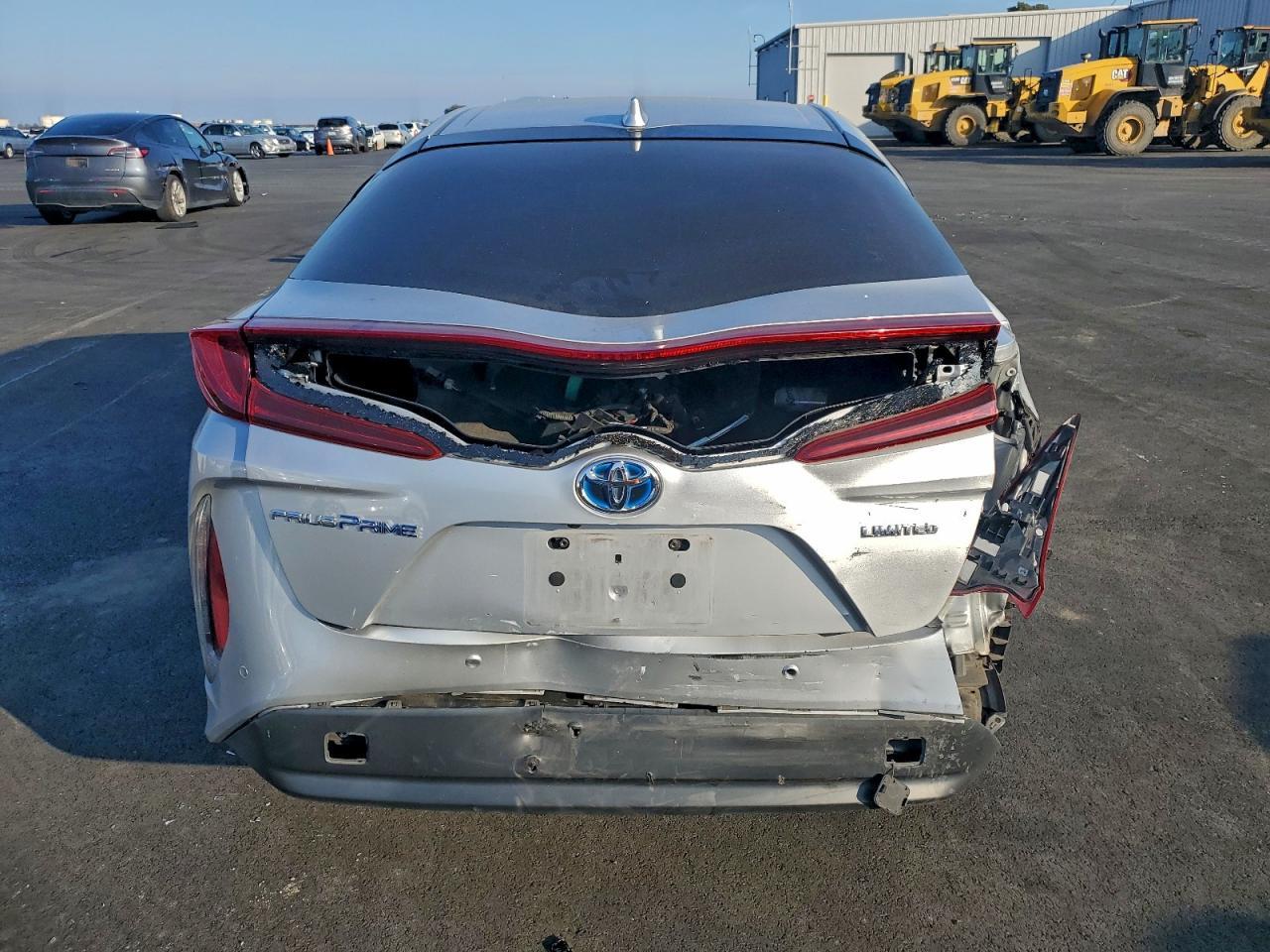 2021 Toyota Prius Prime Le - Image 6