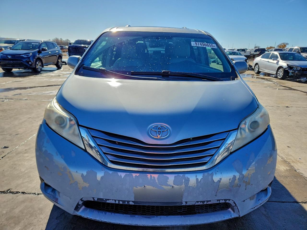 2016 Toyota Sienna Xle 8-Passenger - Image 5
