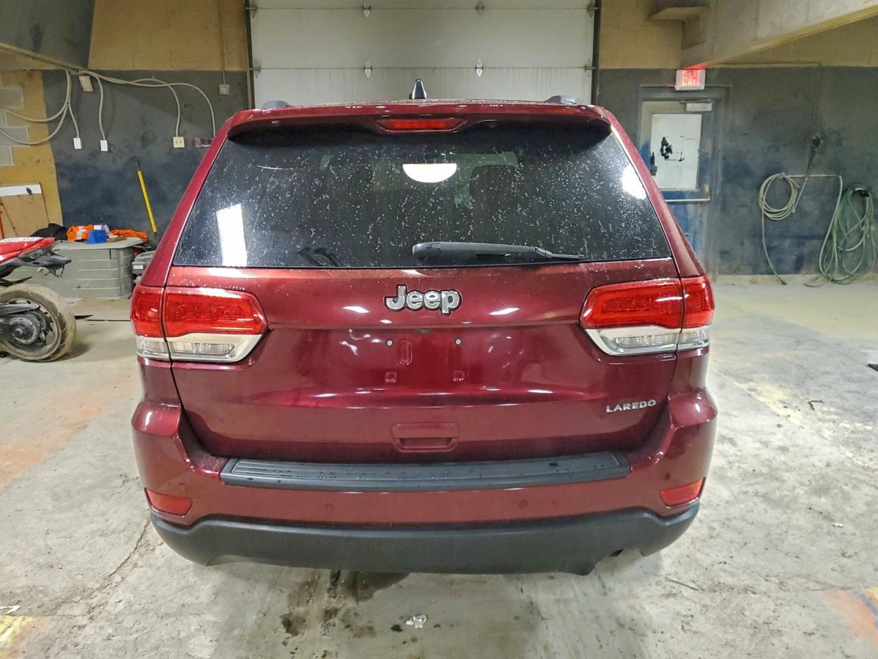 2017 Jeep Grand Cherokee Laredo - Image 6