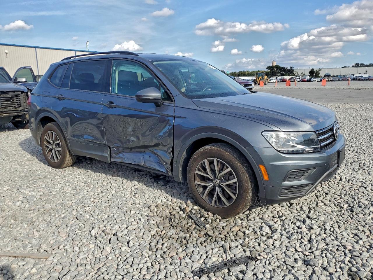 2021 Volkswagen Tiguan S - Image 4