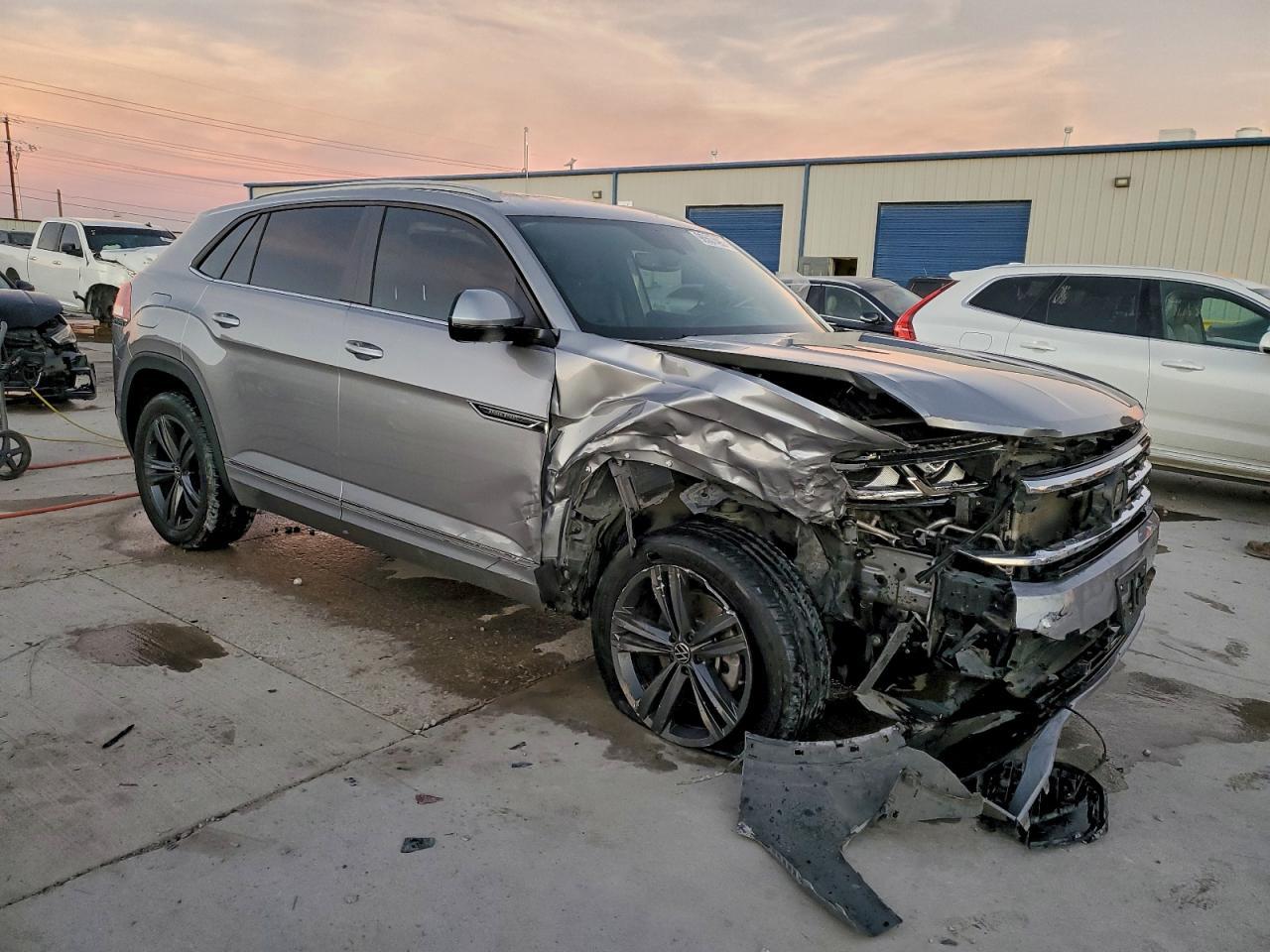 2020 Volkswagen Atlas Cross Sport Se - Фото 4
