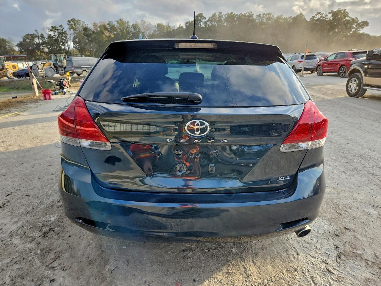 2014 Toyota Venza Le - Image 6