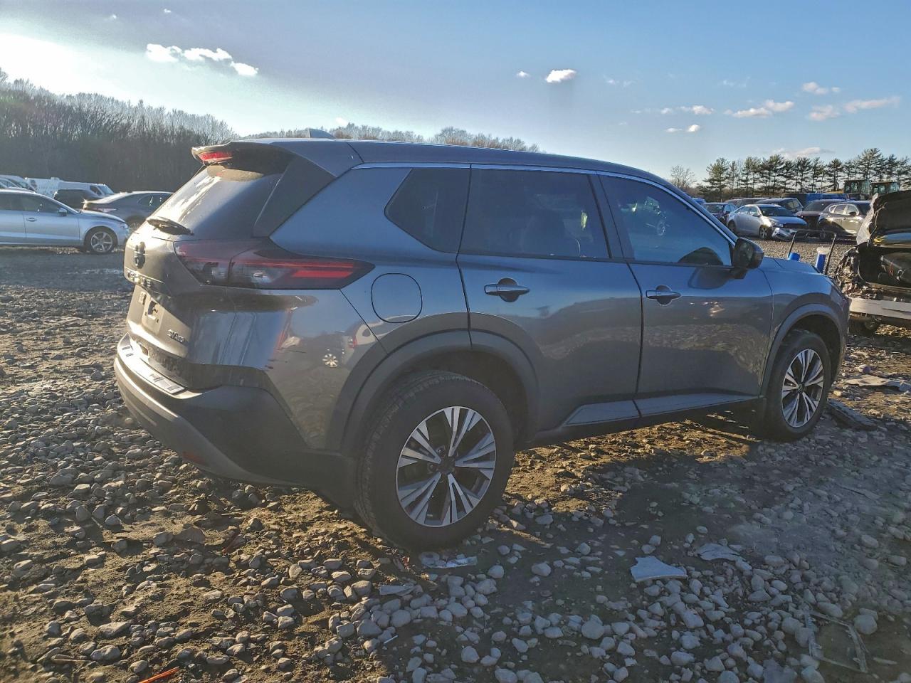2022 Nissan Rogue Sv - Image 3