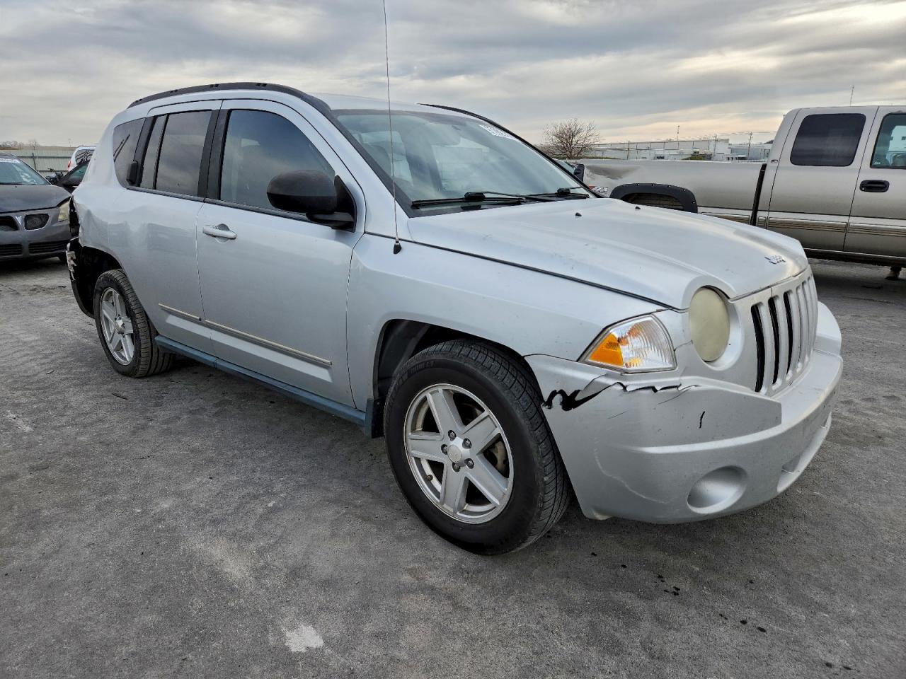 2010 Jeep Compass - Фото 4