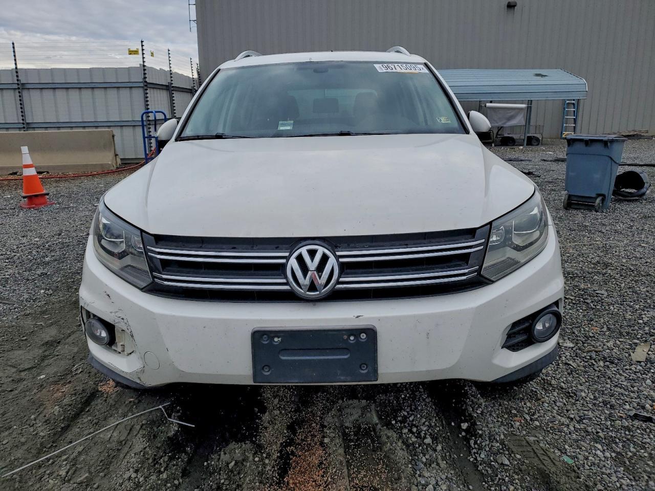 2013 Volkswagen Tiguan S - Image 5