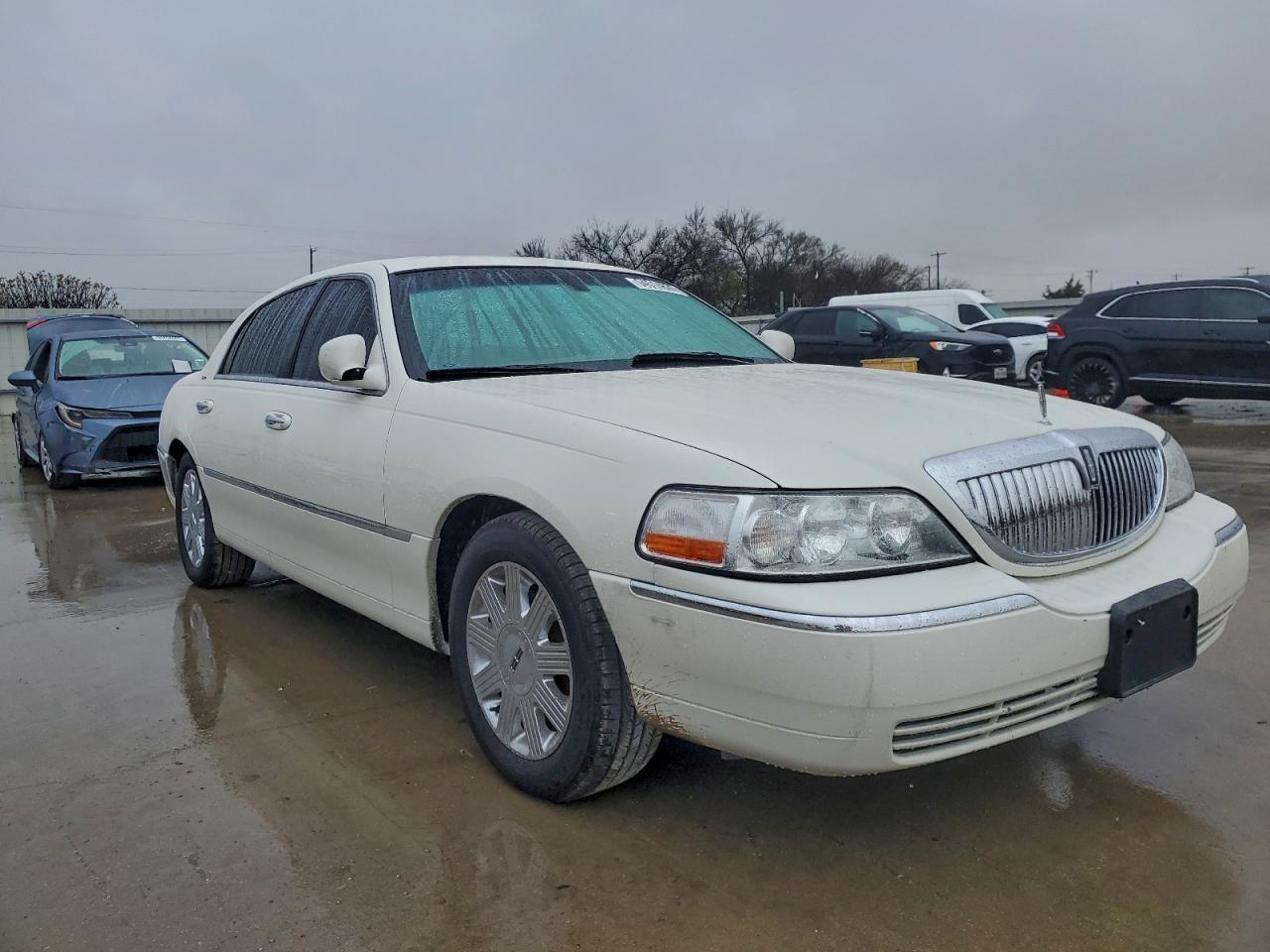 2004 Lincoln Town Car Ultimate - Фото 4