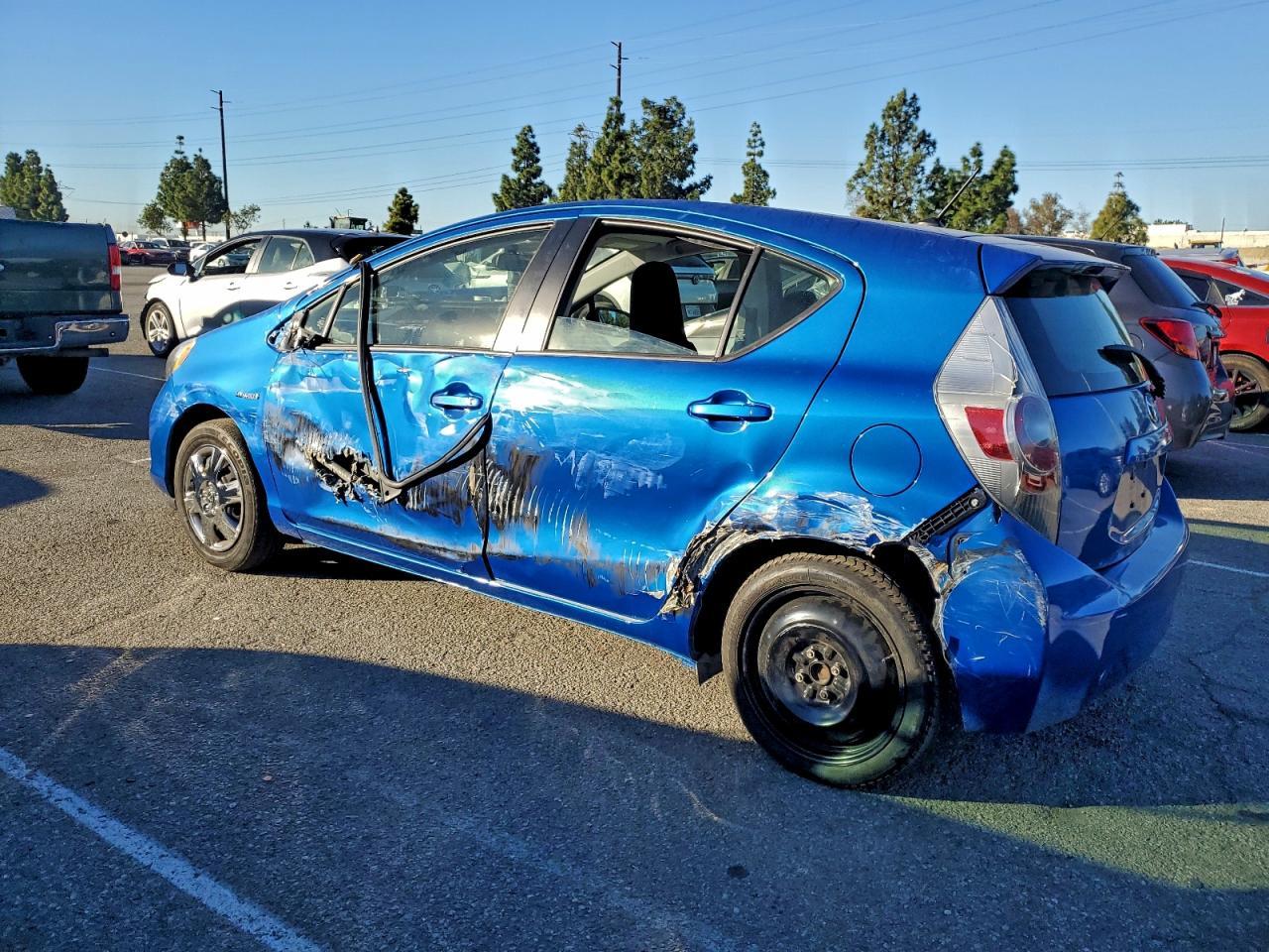 2014 Toyota Prius C - Фото 2