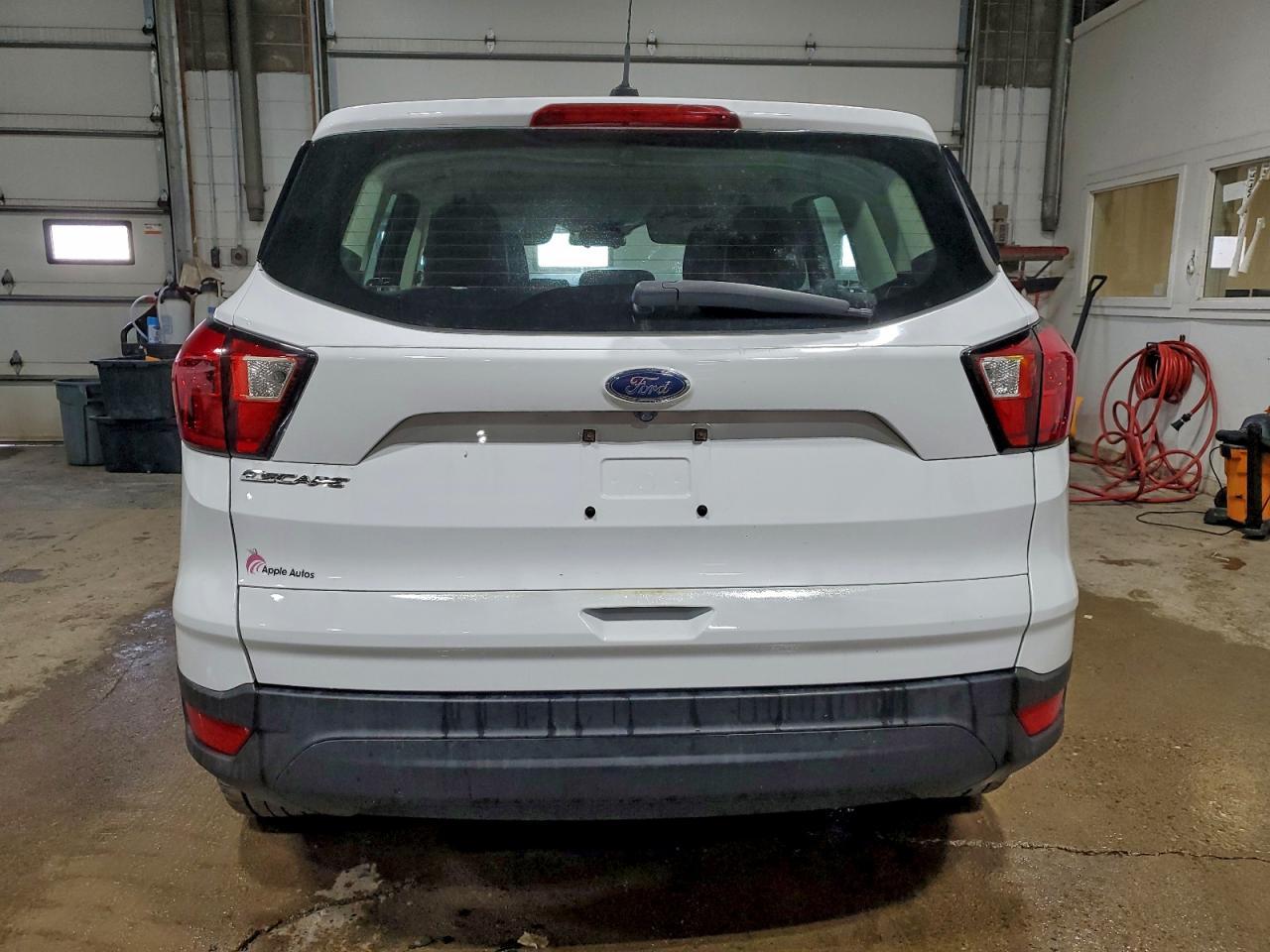 2019 Ford Escape S - Фото 6