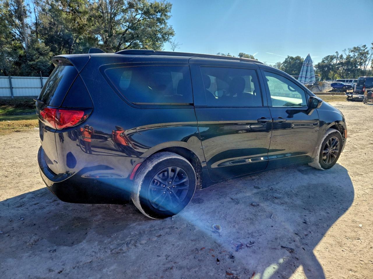 2020 Chrysler Pacifica Touring L - Фото 3