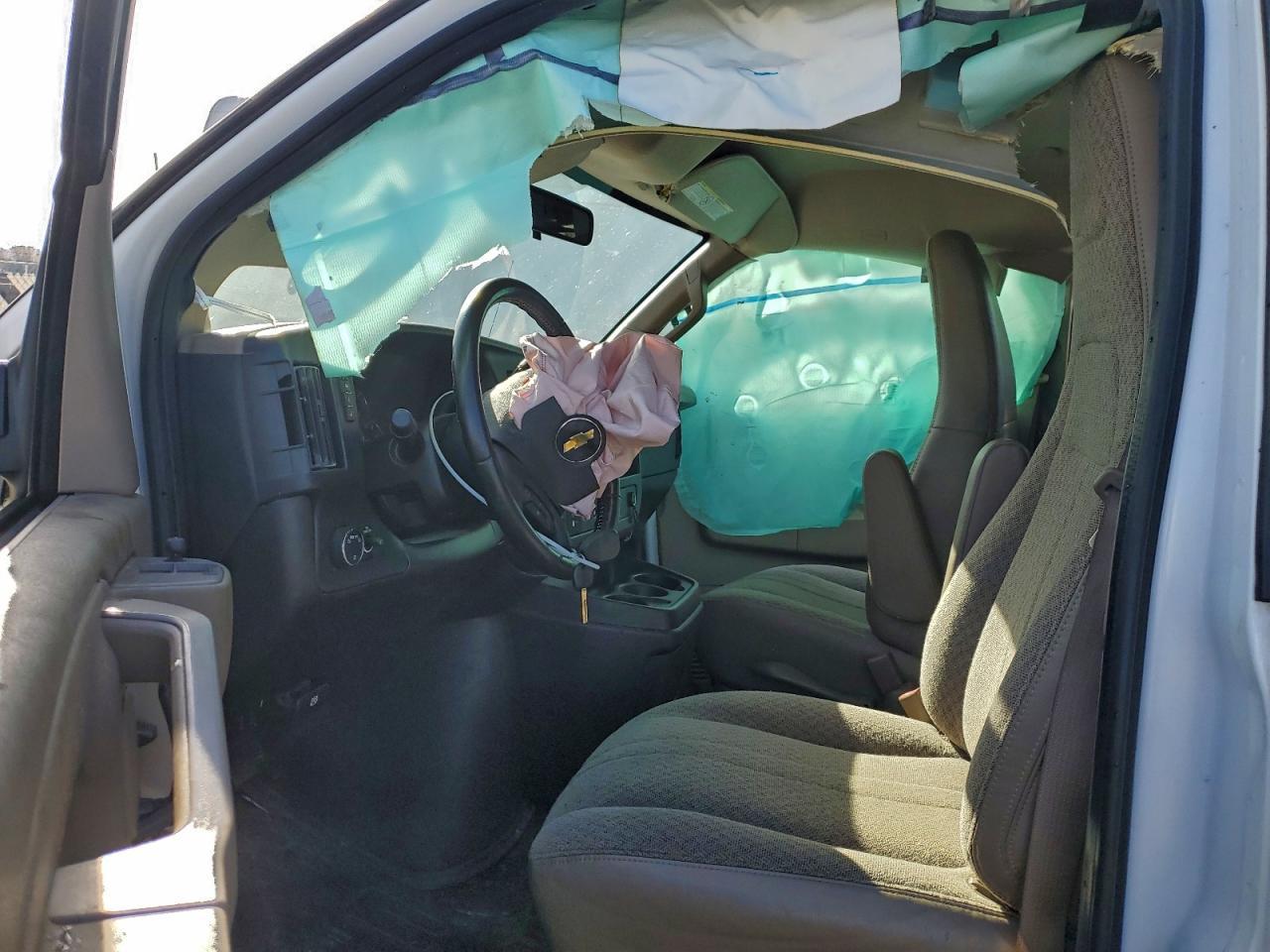 2022 Chevrolet Express G3500 - Image 7