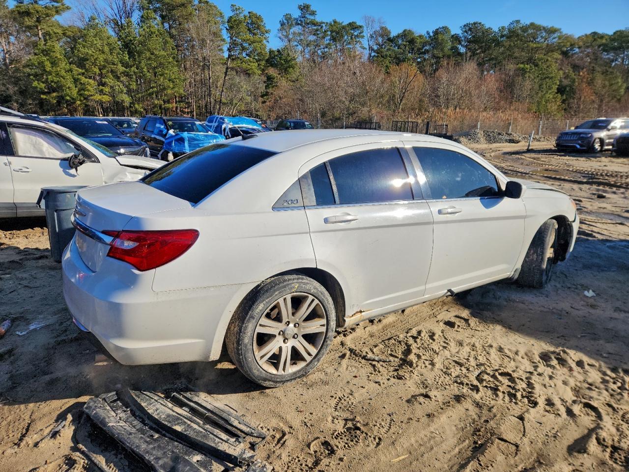 2011 Chrysler 200 Touring - Image 3