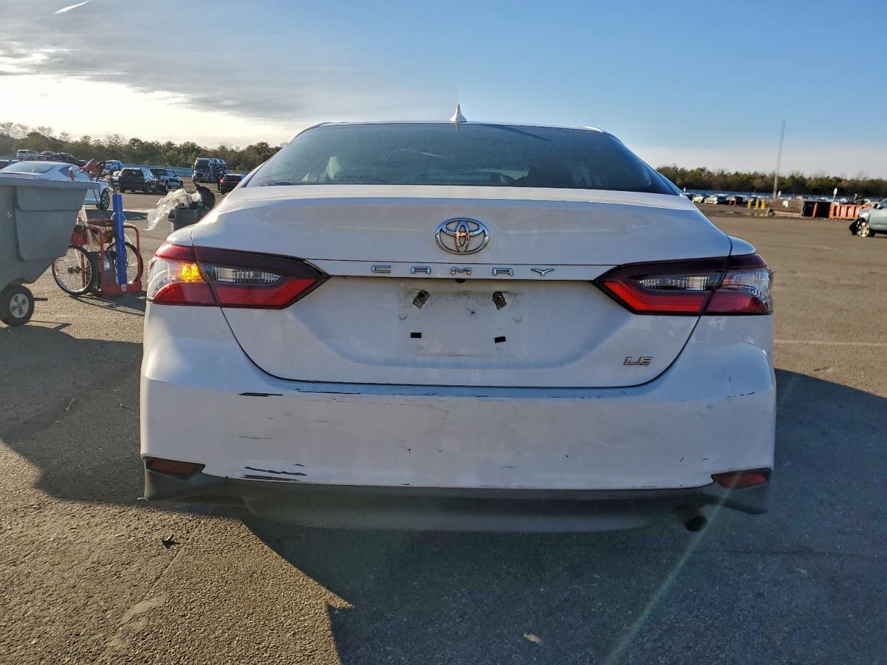 2020 Toyota Camry Le - Image 6