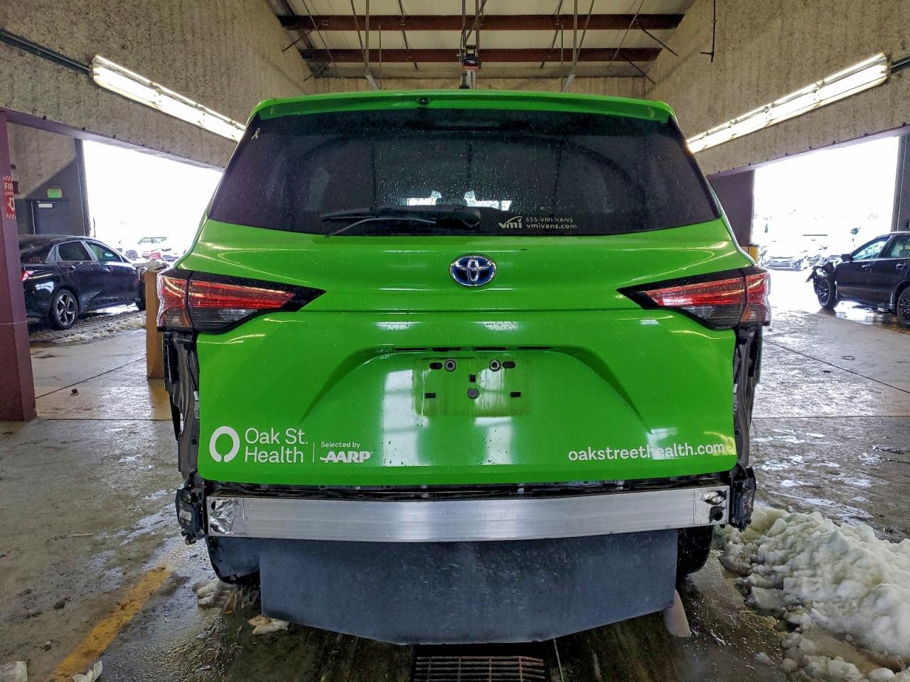 2022 Toyota Sienna Le - Image 6