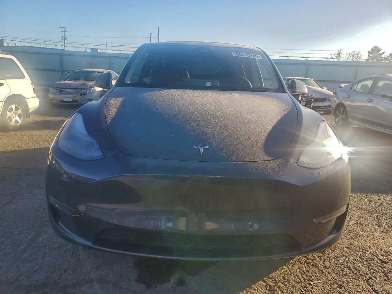 2024 Tesla Model Y - Фото 5