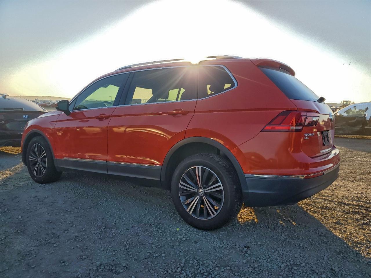 2018 Volkswagen Tiguan Se - Фото 2