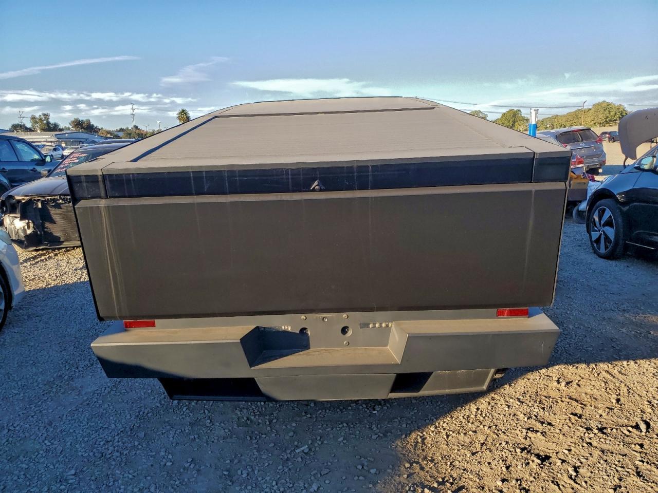2024 Tesla Cybertruck - Фото 6
