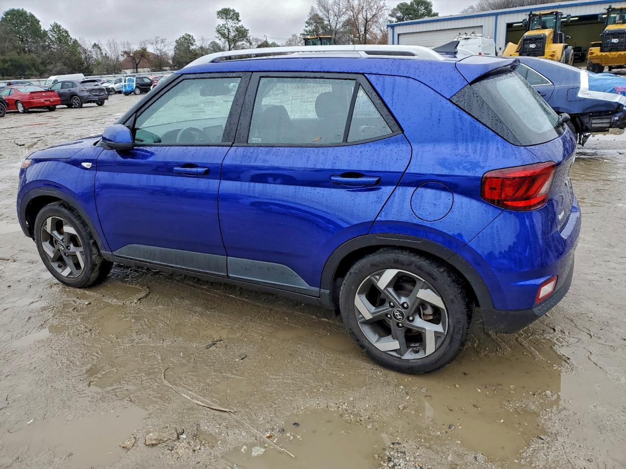 2022 Hyundai Venue Sel - Image 2